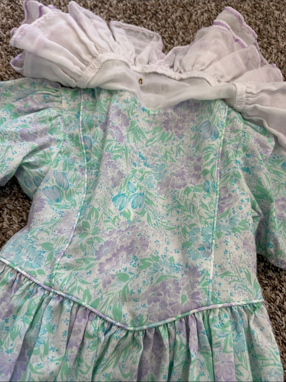 Vintage 80s Ruth of Carolina Pastel Floral Dress with Ruffled Collar - Picture 9 of 13